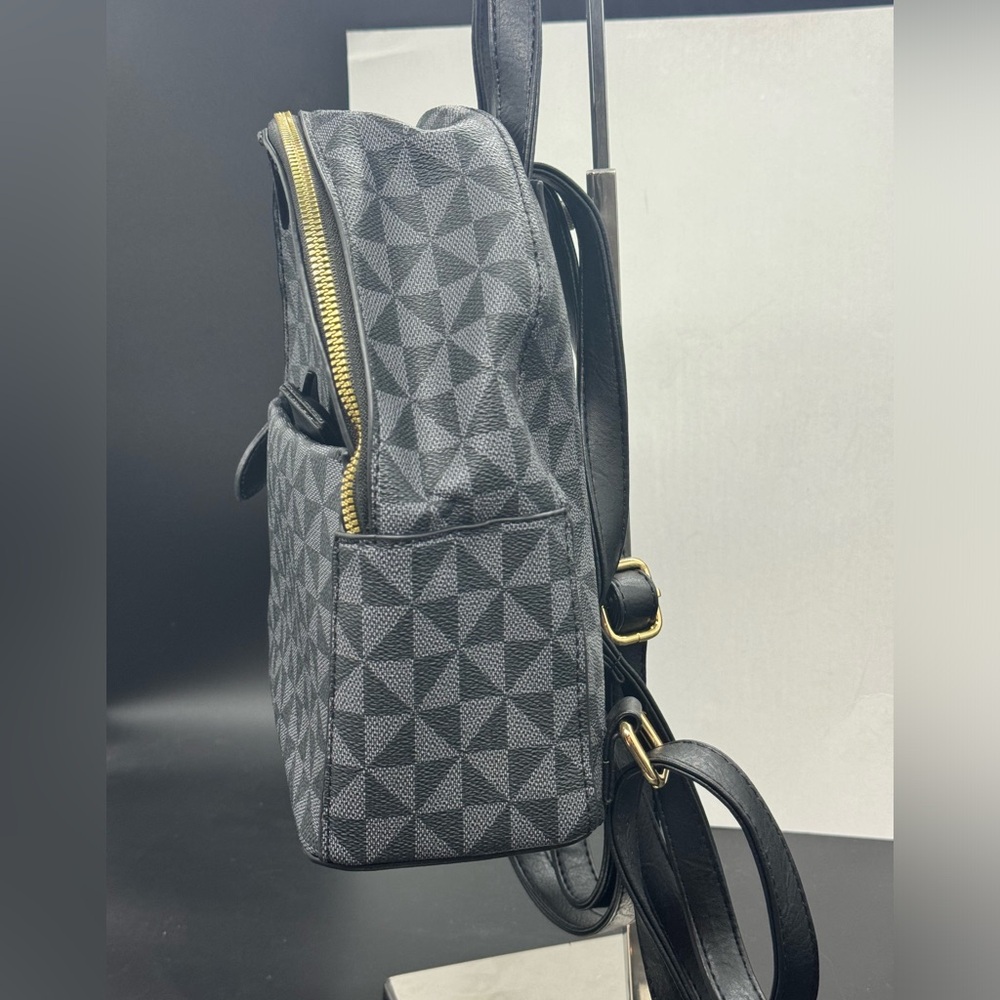 Classic Triangle Checkered Mini Backpack - Picture 4 of 12